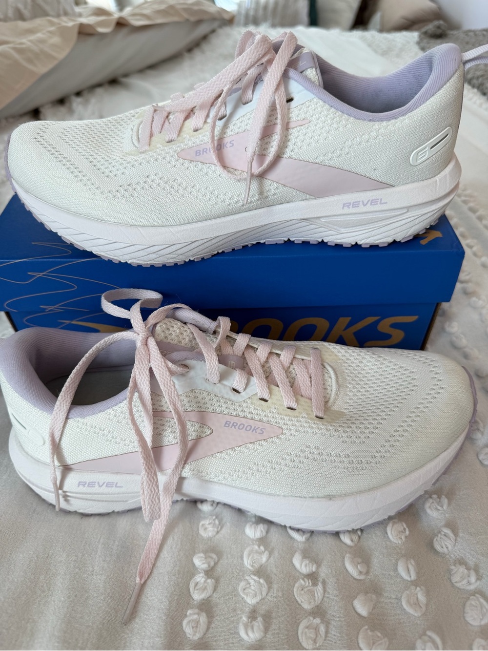 Brooks Women's Revel 6 Neutral Running Shoe 8.5 Marshmallow/Pink/Purple